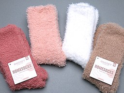 Fluffy bedsokken in brique en oudroze, of ecru en beige Fluffy bedsokken in brique en oudroze, of ecru en beige