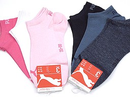 Dames sneaker sokken van puma in roze of blauw Dames sneaker sokken van puma in roze of blauw