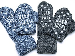 Antislip sokken met 'cold days' en 'warm socks' tekst Antislip sokken met 'cold days' en 'warm socks' tekst