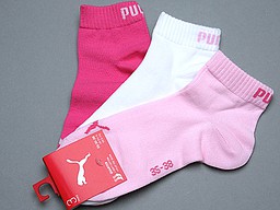 Dames puma quarter sokken in wit en roze Dames puma quarter sokken in wit en roze