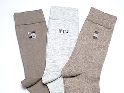 Naadloze beige sokken met diverse printjes