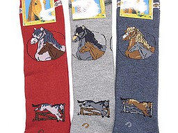 Kinder kniekousen met paarden als werkje Kinder kniekousen met paarden als werkje