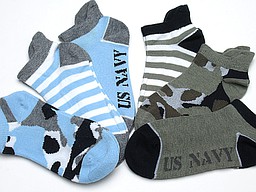 Kinder sneakersokken met stepen en camouflage print Kinder sneakersokken met stepen en camouflage print