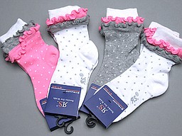 Sokken met ruffle boord en kleine stippen Sokken met ruffle boord en kleine stippen