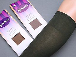 Katoenen panty kousjes in huidskleuren en legergroen Katoenen panty kousjes in huidskleuren en legergroen